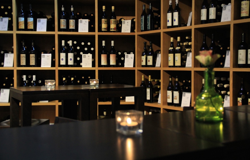 magasin-SIGALE-min_wine_vinorama_wine_bottle_cellar_red_wine_wines_storage_wine_rack-1077047
